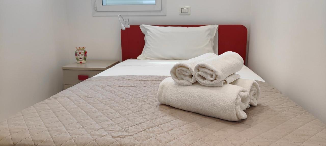 Casa Vacanze Rainbow, Siracusa 锡拉库扎 外观 照片